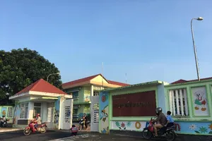 Trường mầm non bị 'tố' nấu cơm cho trẻ bằng gạo mốc