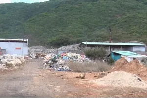 Chi 35,7 tỉ đóng gói rác ở Côn Đảo về đất liền chôn lấp