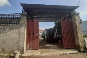 'Hoán đổi' nhau nhận chủ căn nhà bị cưỡng chế vì xây trái phép