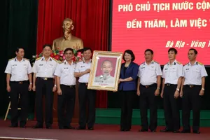 Phó Chủ tịch nước Đặng Thị Ngọc Thịnh thăm Vùng 2 Hải quân