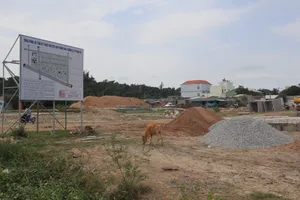 Lấn, chiếm đất công do quản lý lỏng lẻo