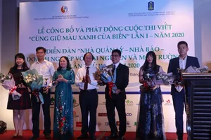 Phát động cuộc thi viết “Cùng giữ màu xanh của biển” 