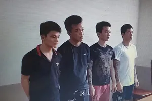 Khởi tố nhóm đòi 'bảo kê' xe chở hàng vào chợ Long Hải