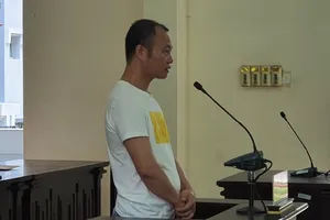 Làm giả giấy tờ xe đem đi thế chấp chiếm đoạt hàng tỉ đồng