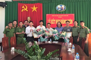 Bà Rịa-Vũng Tàu: Khen thưởng 4 người dân bắt cướp