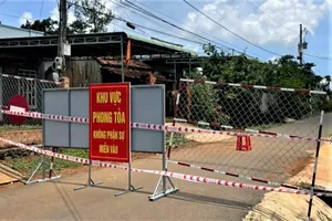 Nhóm thanh niên thuê nhà nghỉ chơi ma túy, 2 người dương tính COVID-19