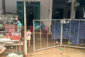 Học sinh lớp 1 đang học online tại nhà thì bị giật điện thoại