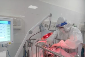 18 ngày giành giật sự sống cho bé sơ sinh nguy kịch khi mẹ là F0