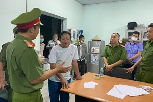 Công an khám xét một công ty xử lý môi trường ở Phú Mỹ, Bà Rịa - Vũng Tàu