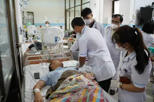 Thuyền viên người Trung Quốc nói lý do 18 người trên tàu WUZHOU 8 bị ngộ độc 