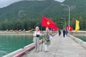 Côn Đảo đón chuyến tàu du lịch quốc tế đầu tiên sau dịch COVID-19