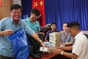 Người dân Bà Rịa nhận tiền bồi thường dự án cao tốc Biên Hòa-Vũng Tàu