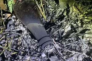 Dùng bom xăng đốt rừng cao su để câu like 