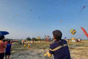 Bà Rịa-Vũng Tàu: Du khách vui, chơi gì tại 'Dấu ấn Hè 2023' ở Hồ Tràm?