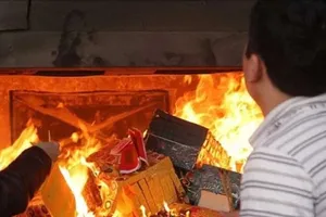 Chưa cấm người dân đốt vàng mã tại các điểm di tích lịch sử ở Côn Đảo