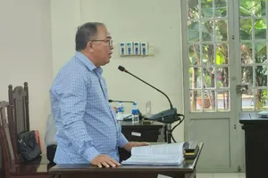 Làm hồ sơ cấp đất công cho mẹ vợ, cán bộ địa chính xã hầu tòa