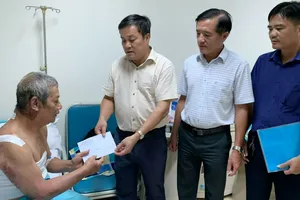 Người dân bị thương trong vụ cháy đám cưới