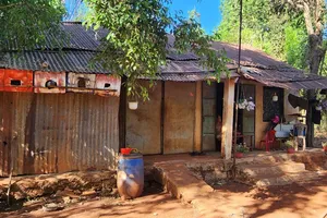 Tòa tạm đình chỉ, chuyển công an 1 vụ có dấu hiệu sửa giấy chứng nhận để bán đất