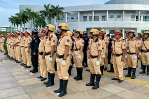 Bà Rịa - Vũng Tàu ra quân xử phạt nồng độ cồn, xe quá tải, vượt đèn đỏ...