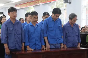 VKS đề nghị mức án với 7 cựu thanh tra giao thông tội nhận hối lộ, cao nhất 20 năm tù 