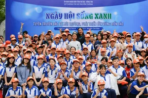 Hoa hậu H’Hen Niê tham gia 'Ngày hội sống xanh', bảo vệ môi trường tại Côn Đảo