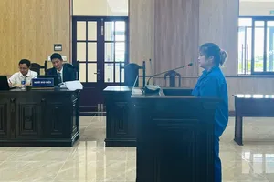 Quen 2 bạn trai, trong bữa nhậu, cô gái khiến 1 người tử vong, 1 người hỏng mắt