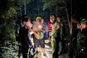 Nhóm du khách 6 người đi lạc trên núi Minh Đạm