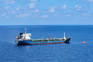 Cháy tàu ở ngoài khơi TP.HCM, 1 thuyền viên bị thương nặng