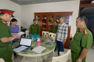 Nguyên Cục trưởng Cục Thuế tỉnh Cà Mau và một trưởng phòng bị khởi tố