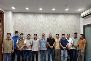 Tổ bảo vệ 12 người ở KCNC bảo kê cho xe chạy giờ cấm bị bắt giam