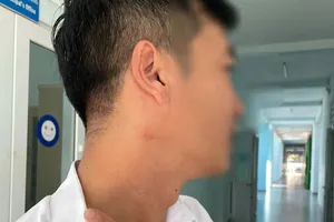 Sẽ buộc thôi việc giáo viên hành hung đồng nghiệp trong sân trường