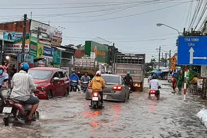 Lý do các đô thị miền Tây ngày càng ngập nặng
