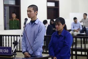 Đề nghị tử hình cha dượng bạo hành bé 3 tuổi tử vong