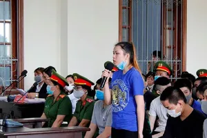 2 nhóm đánh nhau, 24 bị cáo ra tòa