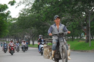 Cần lộ trình thu hồi xe máy cũ nát