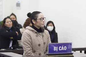 Siêu lừa khai đưa cho sếp Tổng công ty xi măng 129 tỉ