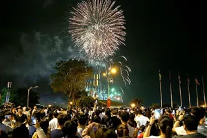 Mua bán pháo hoa nổ coi chừng bị tội