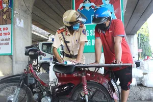 TP.HCM: Hàng trăm xe cũ nát, xe tự chế bị CSGT xử phạt
