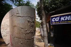 Trụ điện sắp gãy