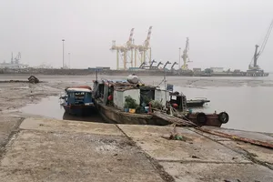 Hải Phòng: Tạm bàn giao tài sản bến phà chưa đúng luật