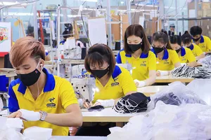 Nghỉ việc trước 5 tháng có được nhận trợ cấp thai sản?