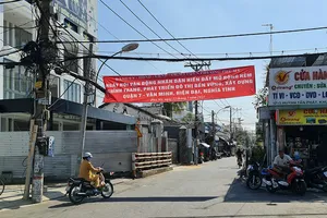 Người dân TP.HCM hiến đất mở hẻm với diện tích bằng 1 quận