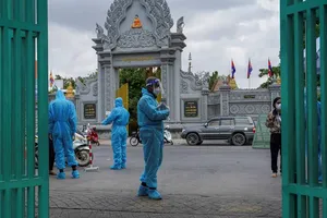 Campuchia trước nguy cơ bùng phát cùng lúc 2 biến thể COVID-19
