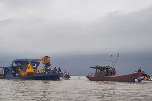 Bãi ngao “xung đột” với mỏ cát ở biển Hải Phòng