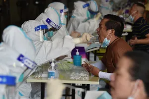 Cách chống dịch cứng rắn của Trung Quốc và những lo ngại