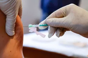 Để chặn biến thể Delta phải tiêm vaccine gần toàn bộ dân số?