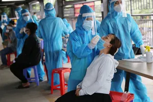TP.HCM xét nghiệm 'kiểu mới', bảo vệ tối đa F0