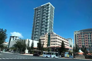 Nhà đầu tư “ôm” 10.000 tỉ đặt mua nhà hàng, khách sạn