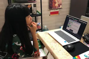 Cách 1 con sông cũng xin học nhờ vì chưa được về