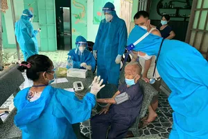 Trạm y tế lưu động ở Bình Dương: Dân cần là có mặt